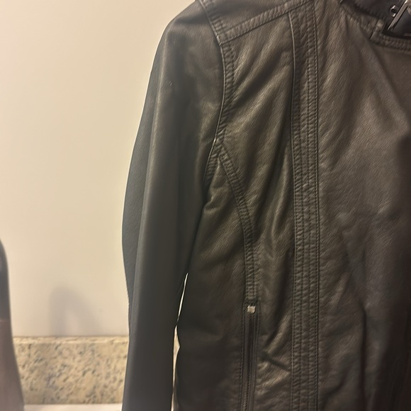 Faux leather diagonal zip biker jacket - Picture 3 of 8